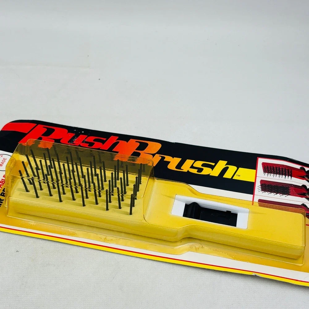 Vintage Rush Brush White Retractable Bristle Hair Brush 1985 Travel Compact NEW